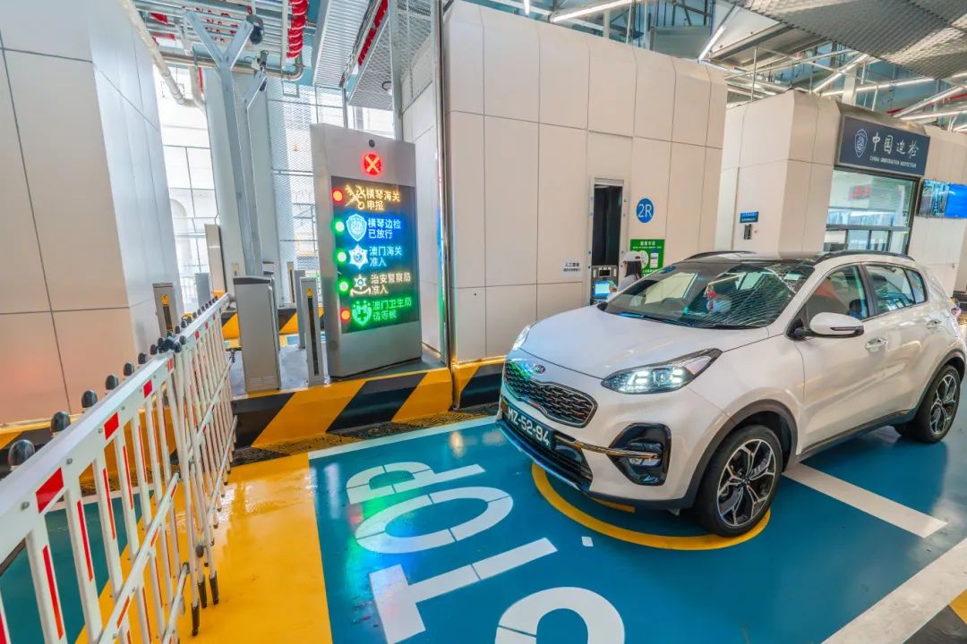 橫琴口岸聯合一站式車道通關車輛 (2).jpg