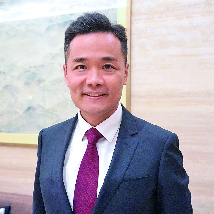 羅奕龍.jpg